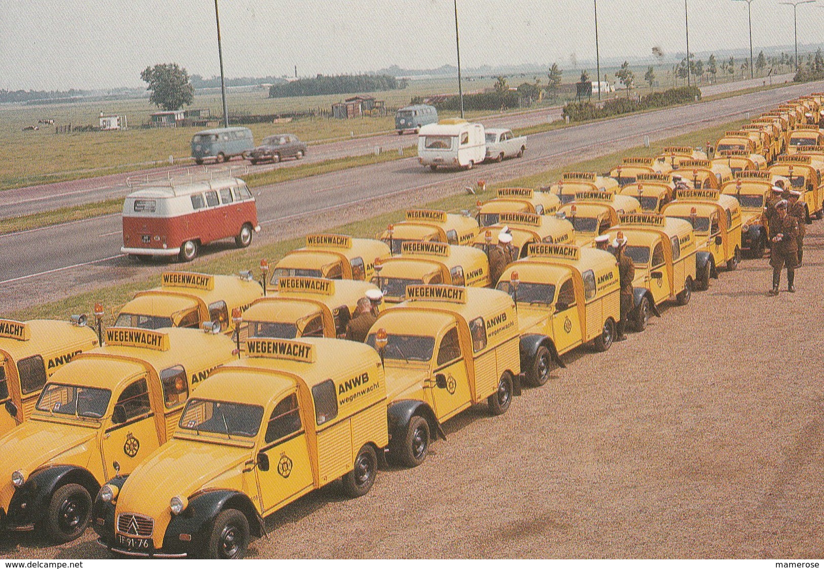 PAYS-BAS. Nombreuses CITROËN 2 Cv Fourgonnettes Jaunes De L' ANWB - Wegenwacht, - Voitures De Tourisme