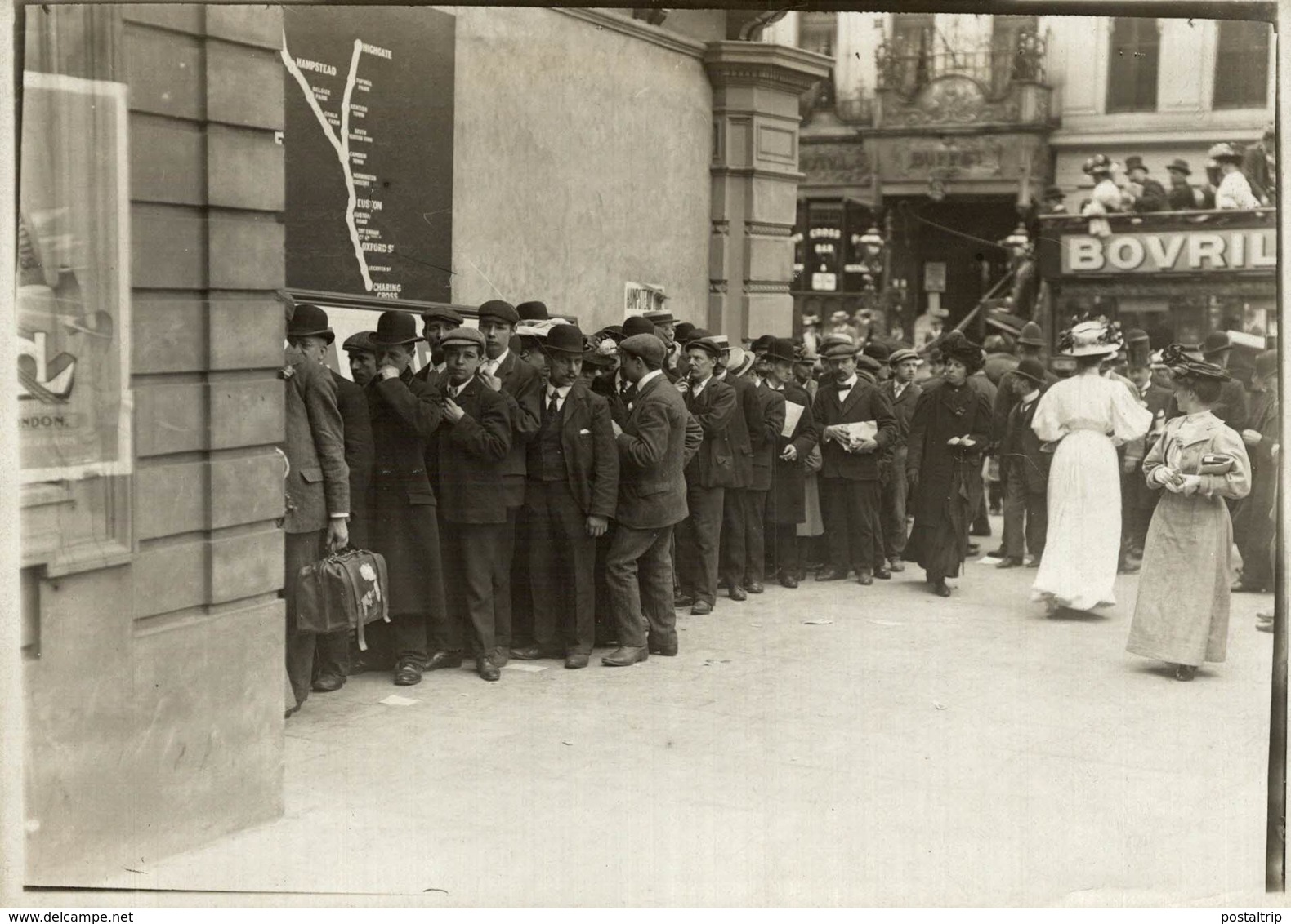 LONDON LATEST TUBE   Train Railway Trein   16*12CM Fonds Victor FORBIN 1864-1947 - Trenes