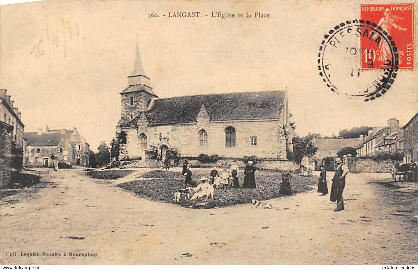 Langast      22        L'Eglise Et La Place       (voir Scan) - Otros & Sin Clasificación