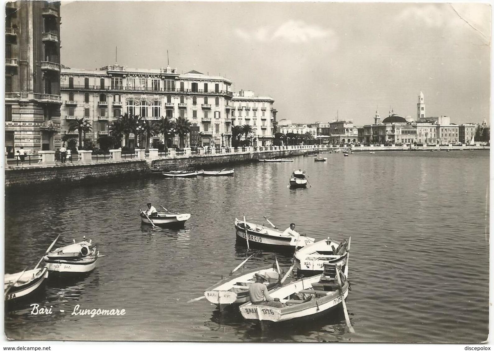 W3588 Bari - Panorama Del Lungomare Col Teatro Margherita - Barche Boats Bateaux / Viaggiata 1954 - Bari