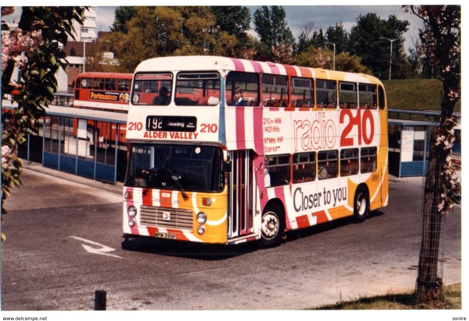 35mm ORIGINAL BUS PHOTO ALDER VALLEY SOUTHEAST HAMPSHIRE - DOUBLE DECKER - F005 - Other & Unclassified