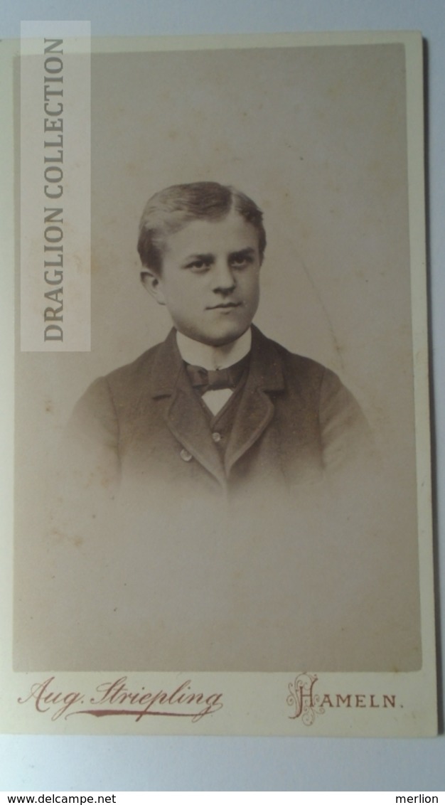 D164629 CDV Cabinet Photo  Aug. Striepling Hameln A/W   - Ca 1890-1900 - Young Man's Photo - Ancianas (antes De 1900)