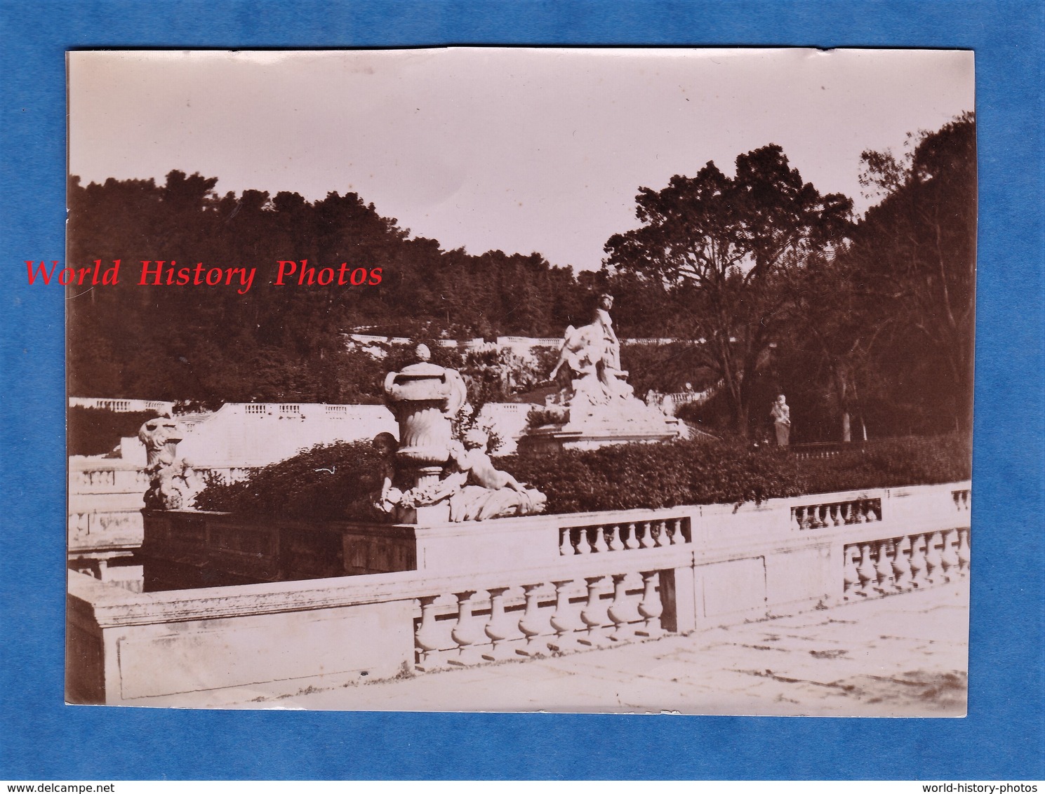 Photo Ancienne Snapshot - NIMES ( Gard ) - La Fontaine - Ver 1900 - Architecture Patrimoine Histoire - Places