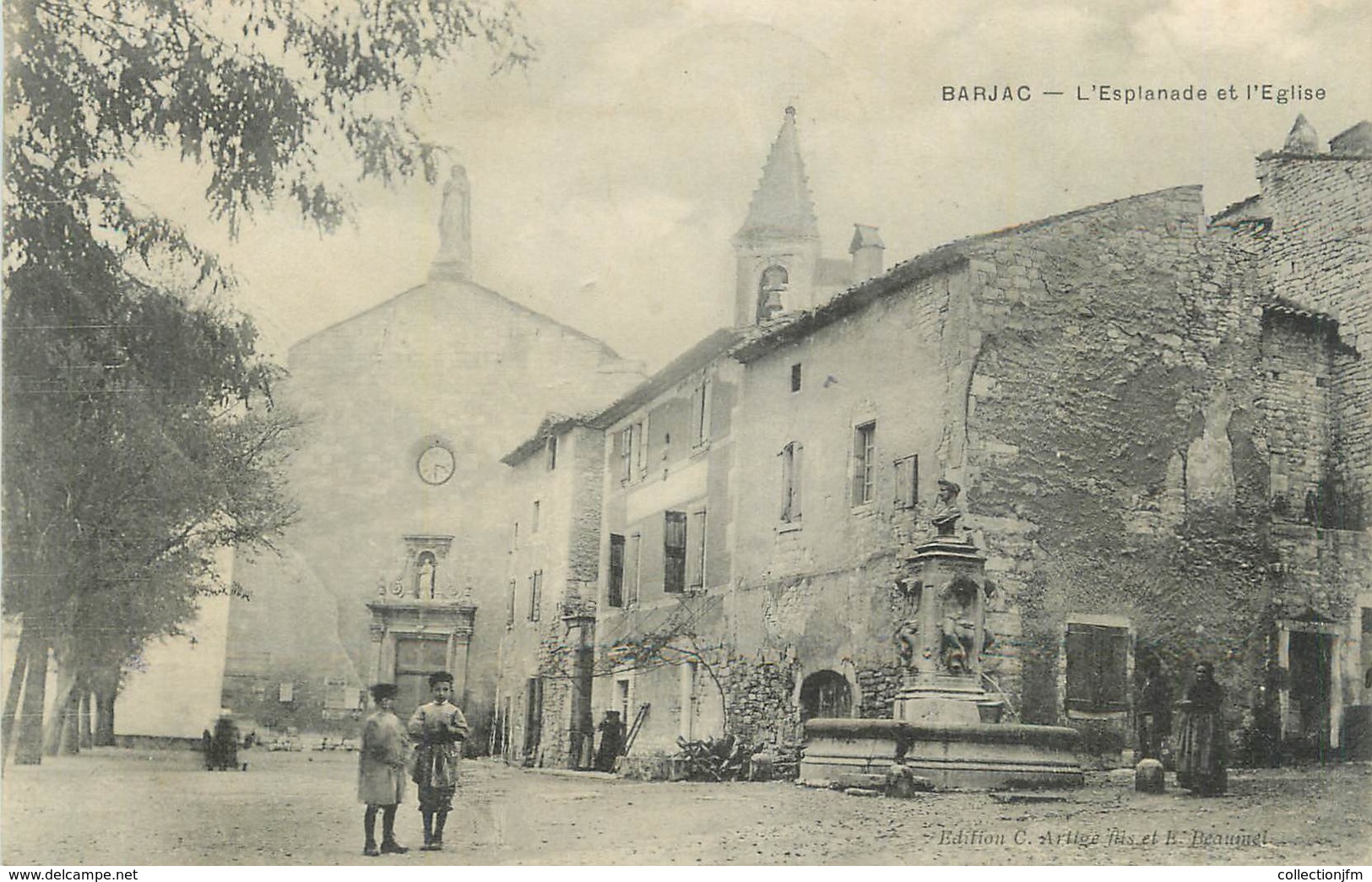 CPA FRANCE 30 "Barjac, L'esplanade Et L'église". - Sonstige & Ohne Zuordnung