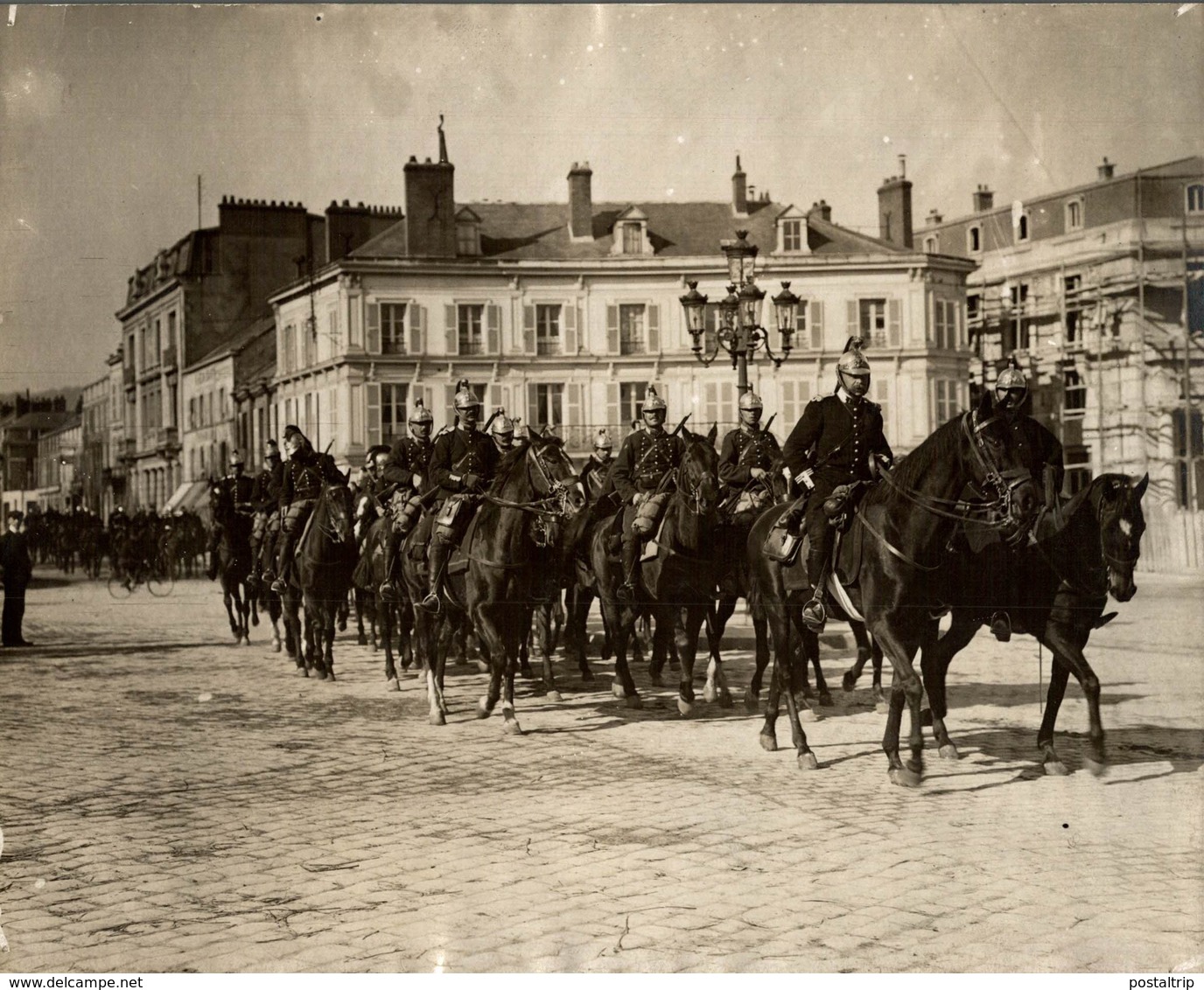 WINE RIOTS IN FRANCE DRAGONS  21*17 CM Fonds Victor FORBIN 1864-1947 - Lugares