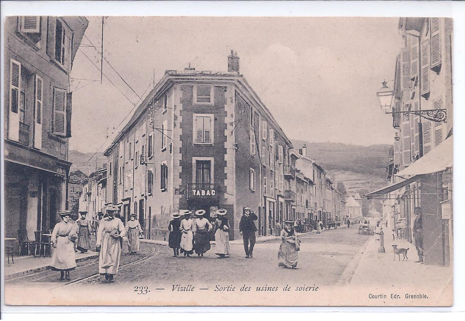 38 - CPA - VIZILLE - Sortie Des Usines De Soierie - Vizille