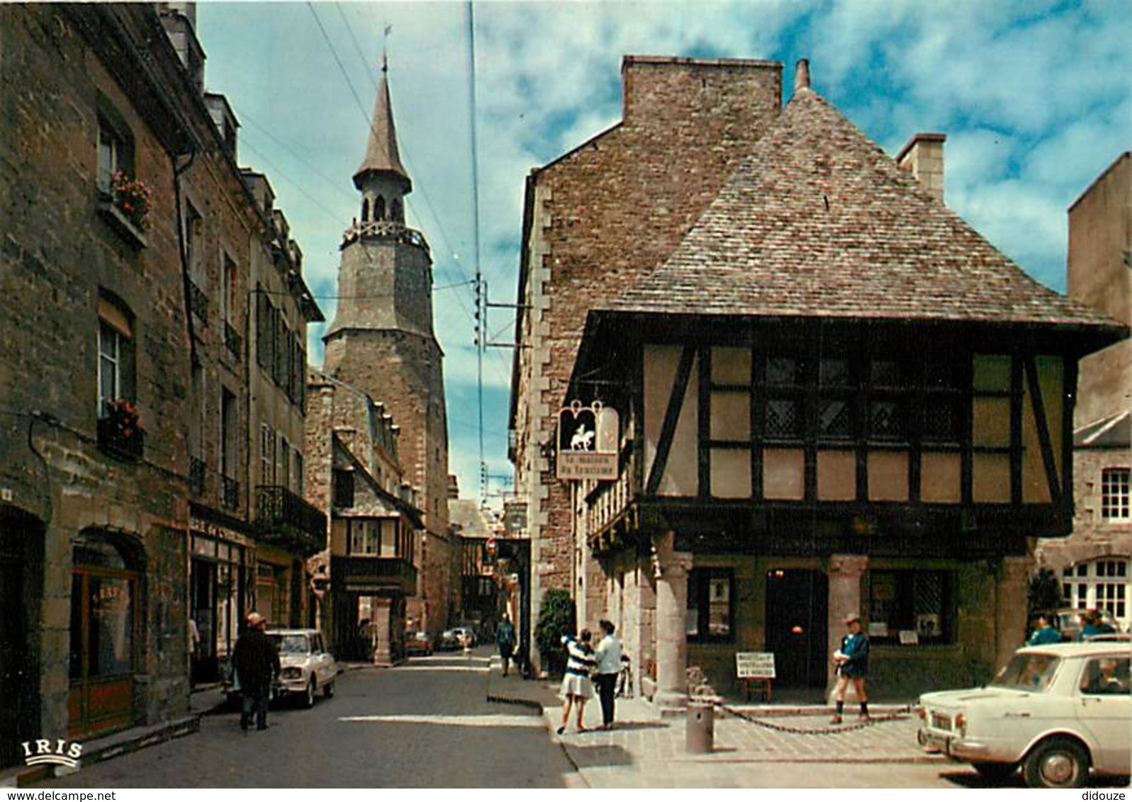 22 - Dinan - La Tour De L'Horloge - Automobiles - Carte Neuve - Voir Scans Recto-Verso - Dinan