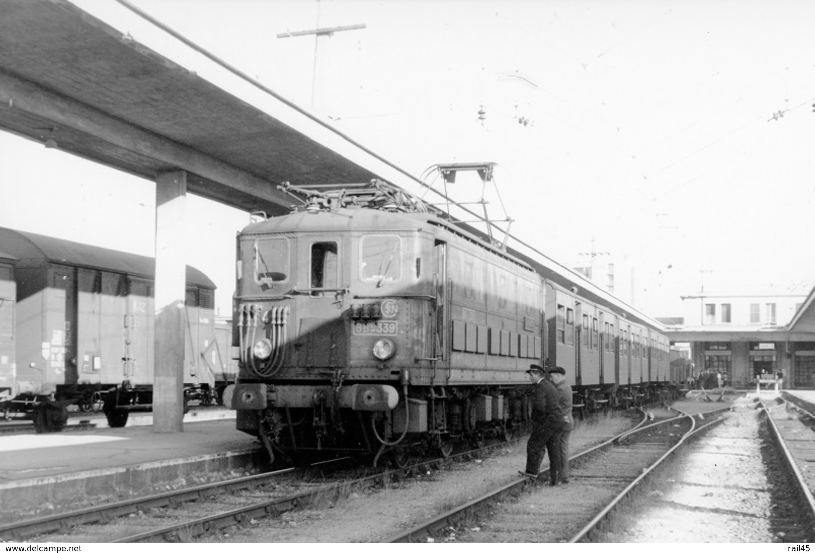 Bordeaux-Saint-Louis. Locomotive BB 339. Train Pour Le Verdon. Cliché Jacques Bazin. 08-10-1967 - Trains