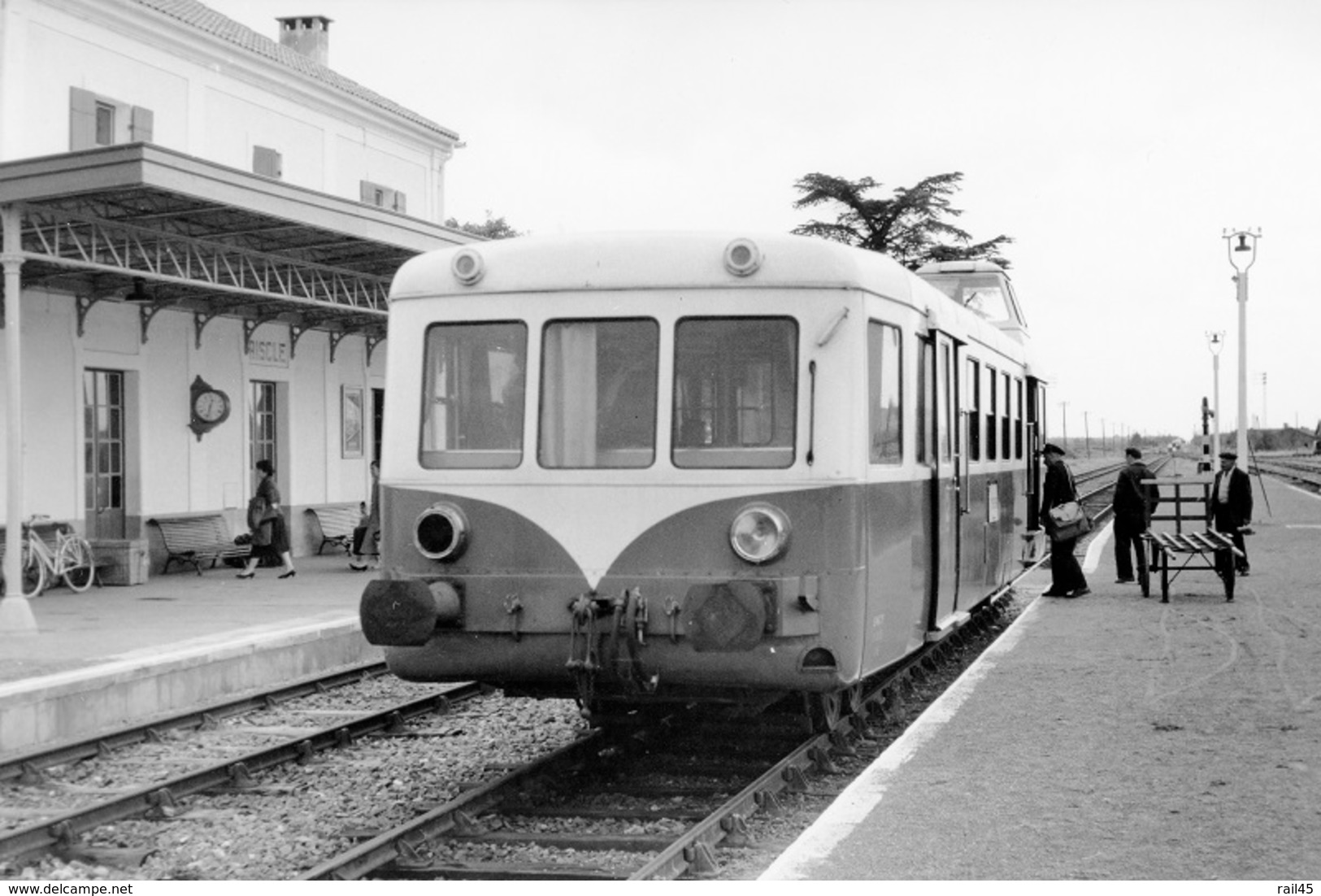 Riscle. Autorail 150 Chevaux X 5800 Mont-de-Marsan - Tarbes. Cliché Jacques Bazin. 30-07-1959 - Trains