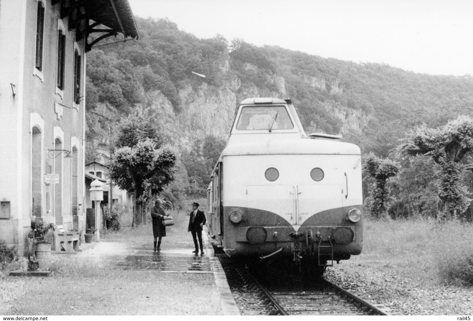 Vers. Autorail X 5800. Ligne Cahors - Capdenac. Cliché Jacques Bazin. 11-06-1971 - Trains