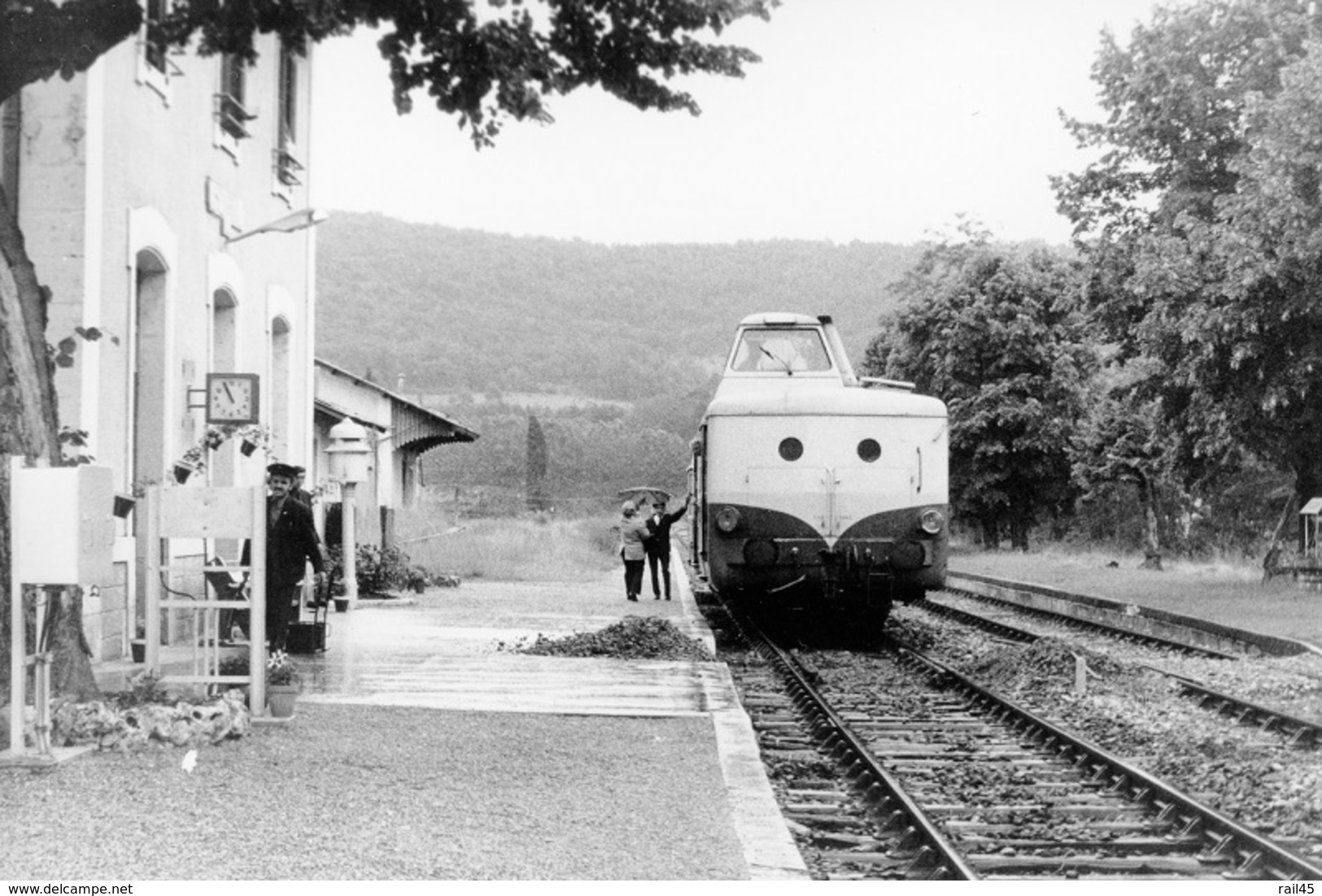 Saint-Géry. Autorail X 5800. Ligne Cahors - Capdenac. Cliché Jacques Bazin. 11-06-1971 - Trains