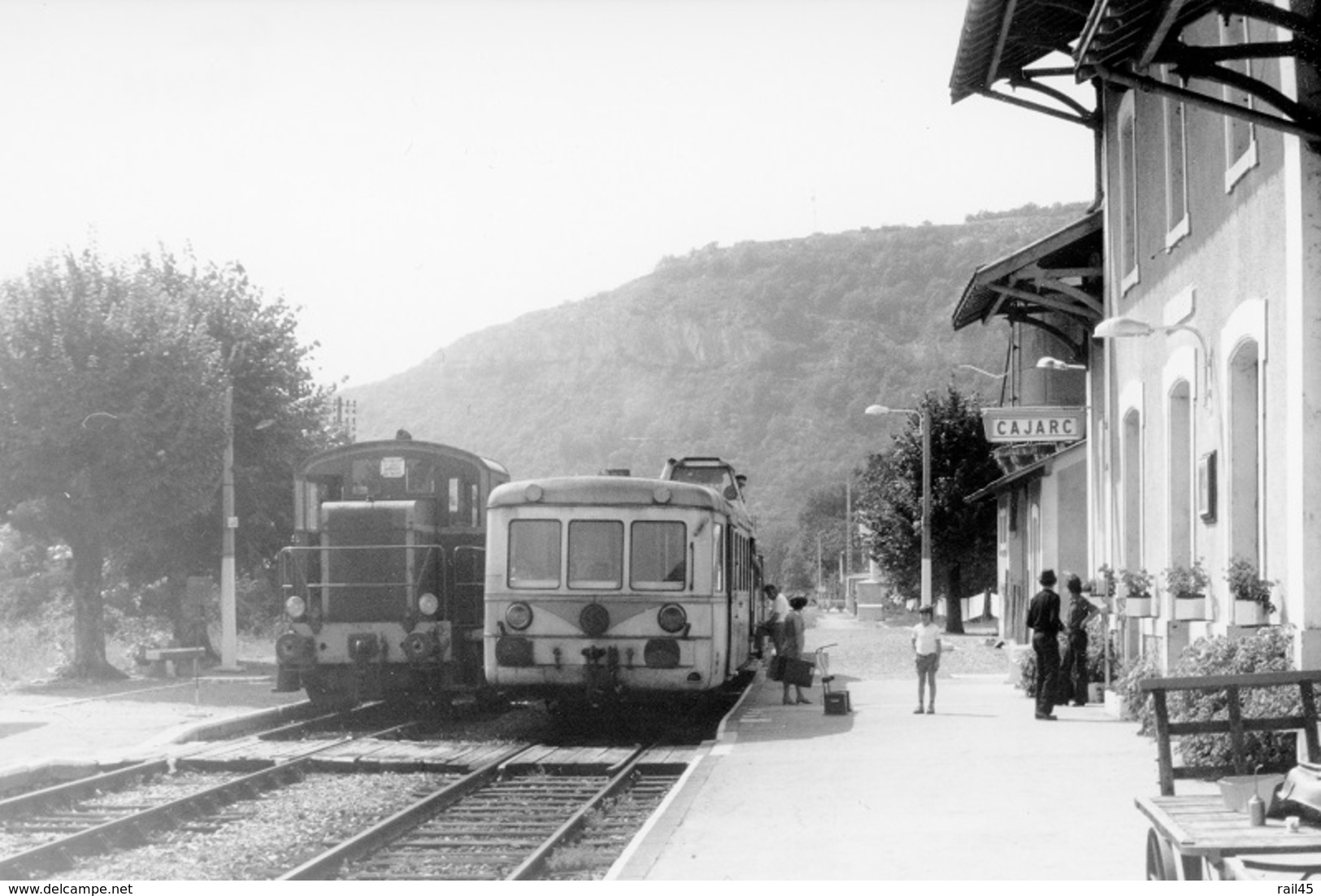 Cajarc. Autorail X 5800 à Caisse En Acier Inoxydable. Ligne Cahors - Capdenac. Cliché Jacques Bazin. 06-09-1973 - Trains