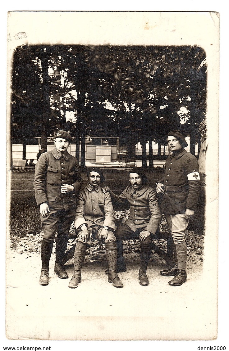 MILITARIA - CARTE PHOTO - Groupe De Militaires - Guerra 1914-18