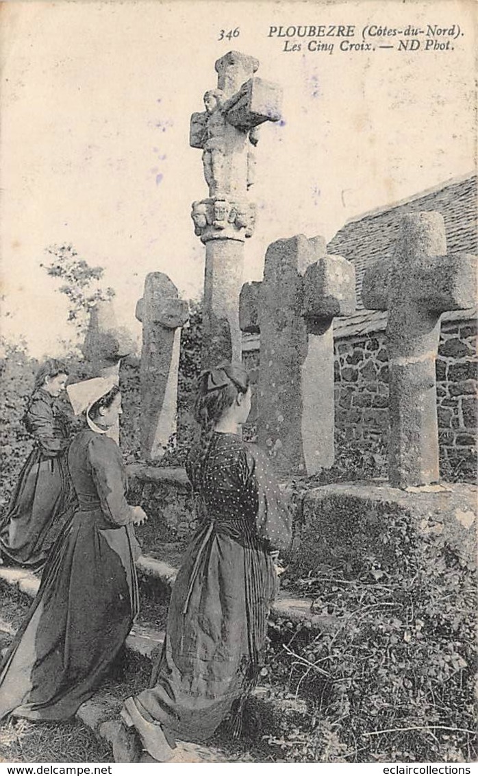 Ploubezre     22       Les Cinq Croix . Femmes En Prière       (voir Scan) - Sonstige & Ohne Zuordnung