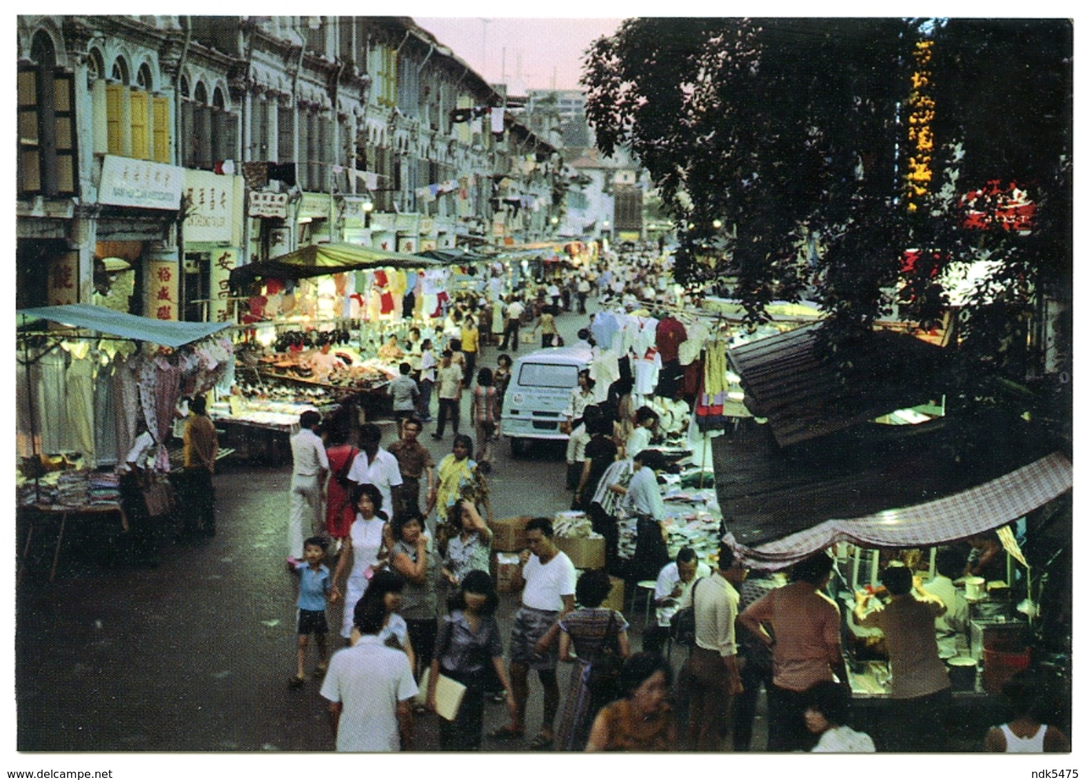 SINGAPORE : A BUSY CHINATOWN NIGHT MARKET (10 X 15cms Approx.) - Singapore