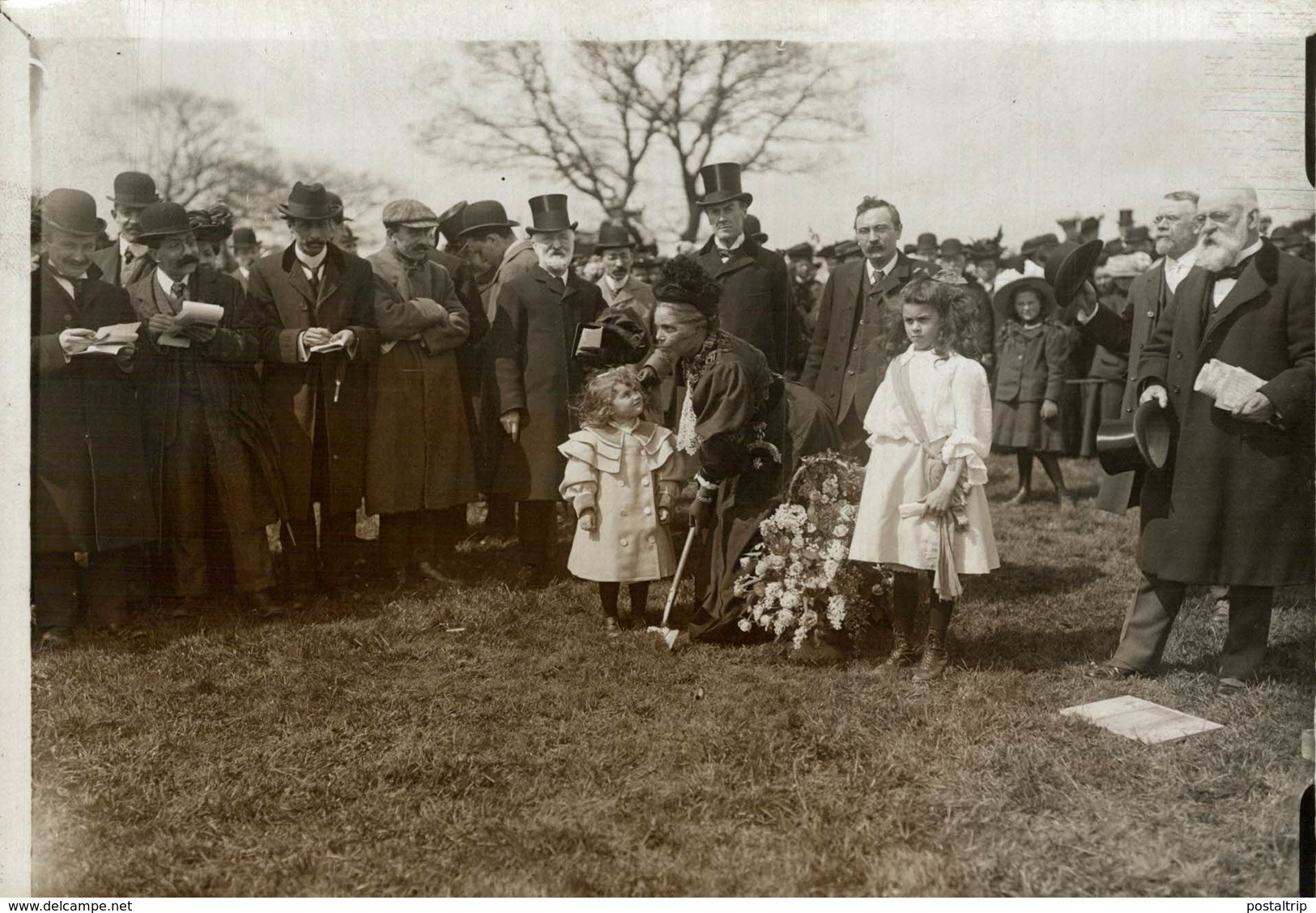 LONDON INAUGURATION HAMPSTEAD GARDEN MISS BURNETT 16*12 CM Fonds Victor FORBIN 1864-1947 - Lugares