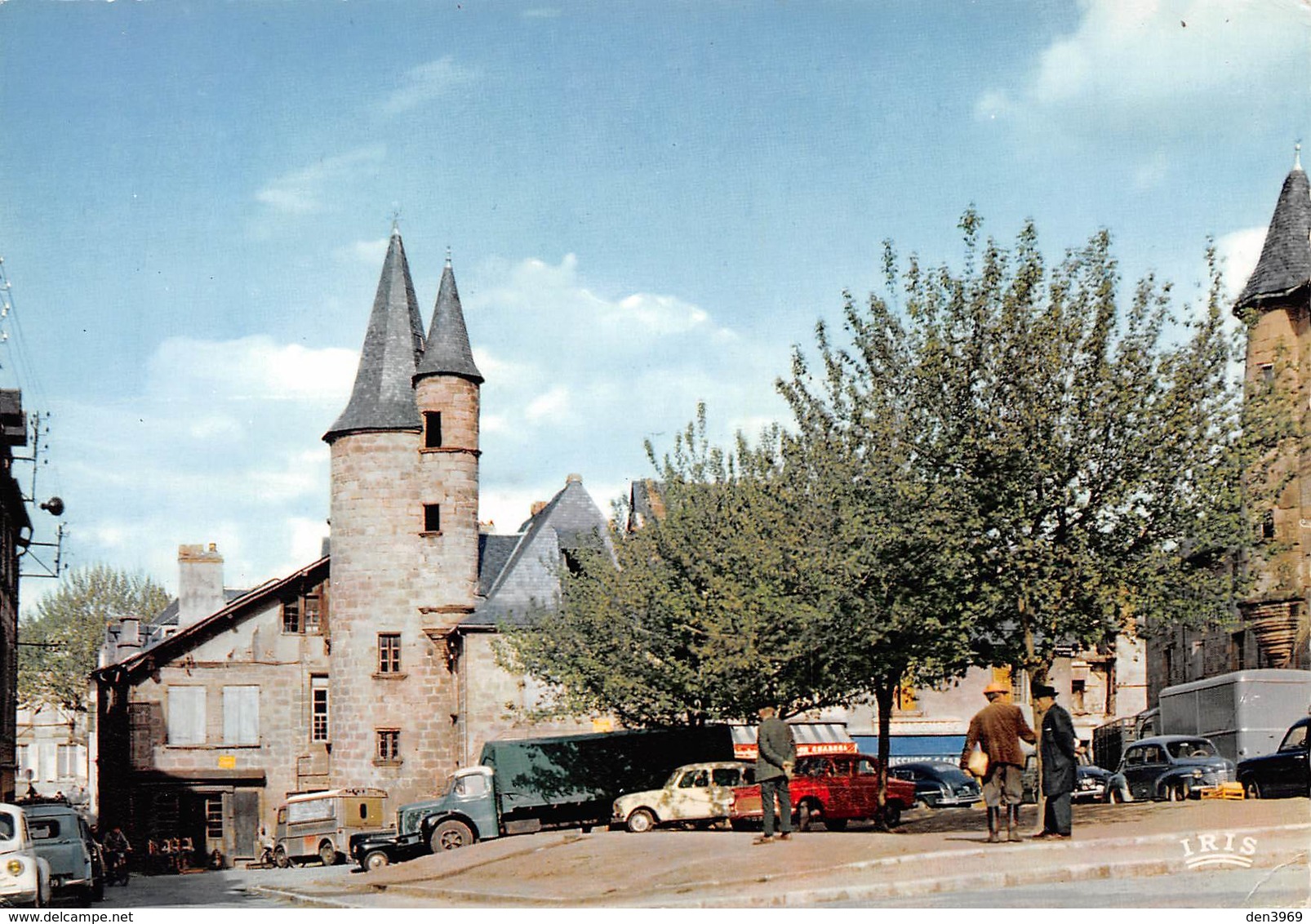 BRIVE-la-GAILLARDE - Rue Des Précheurs Et Vieilles Tours - Camion - Renault 4l - Brive La Gaillarde