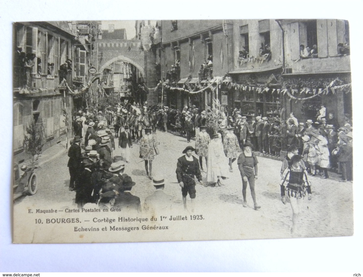 CPA (18) Cher - BOURGES - Cortège Historique Du 1er Juillet 1923 - Echevins Et Messagers Généraux - Bourges