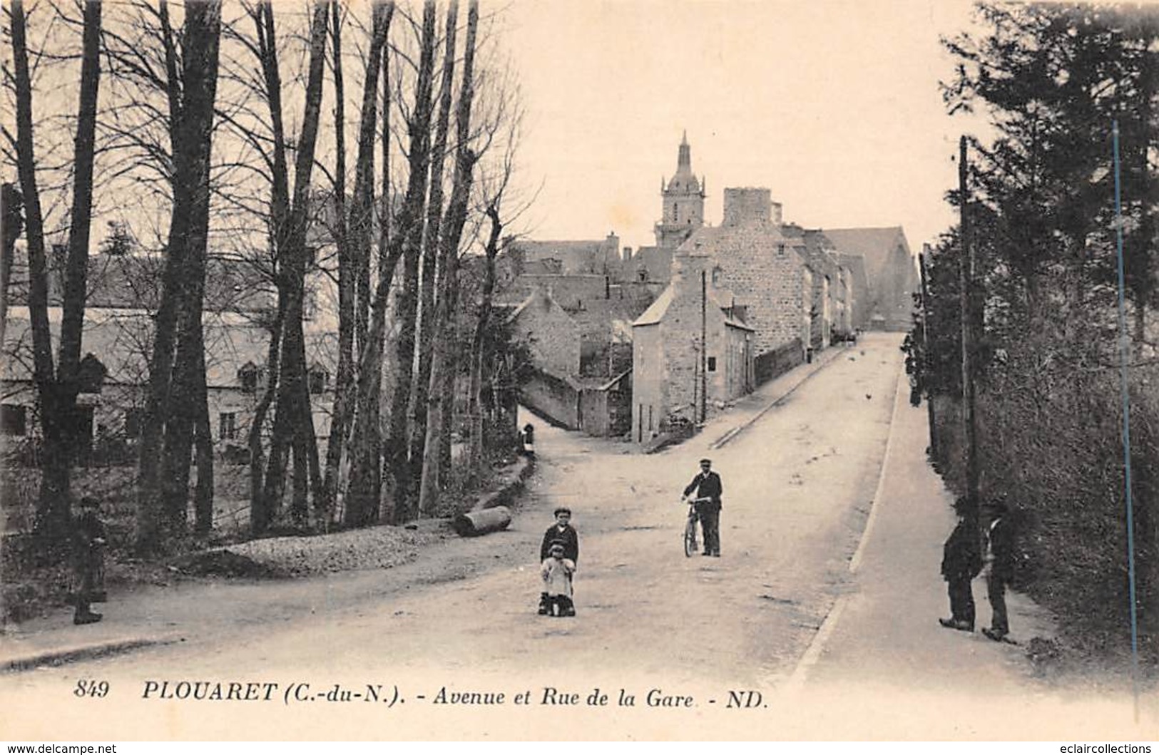 Plouaret      22            Avenue Et Rue De La Gare      (voir Scan) - Plouaret