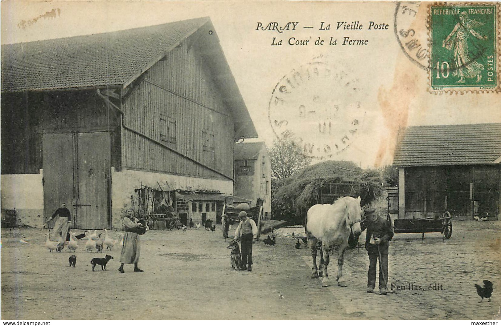 PARAY  La Vieille Poste -  La Cour De Ferme - Autres & Non Classés