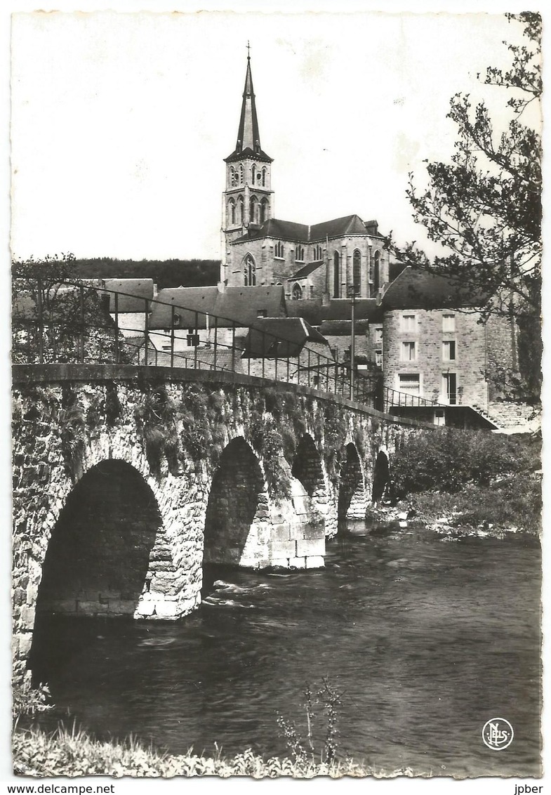 (G238) TREIGNES Sur VIROIN - Vieux Pont Et église - Viroinval