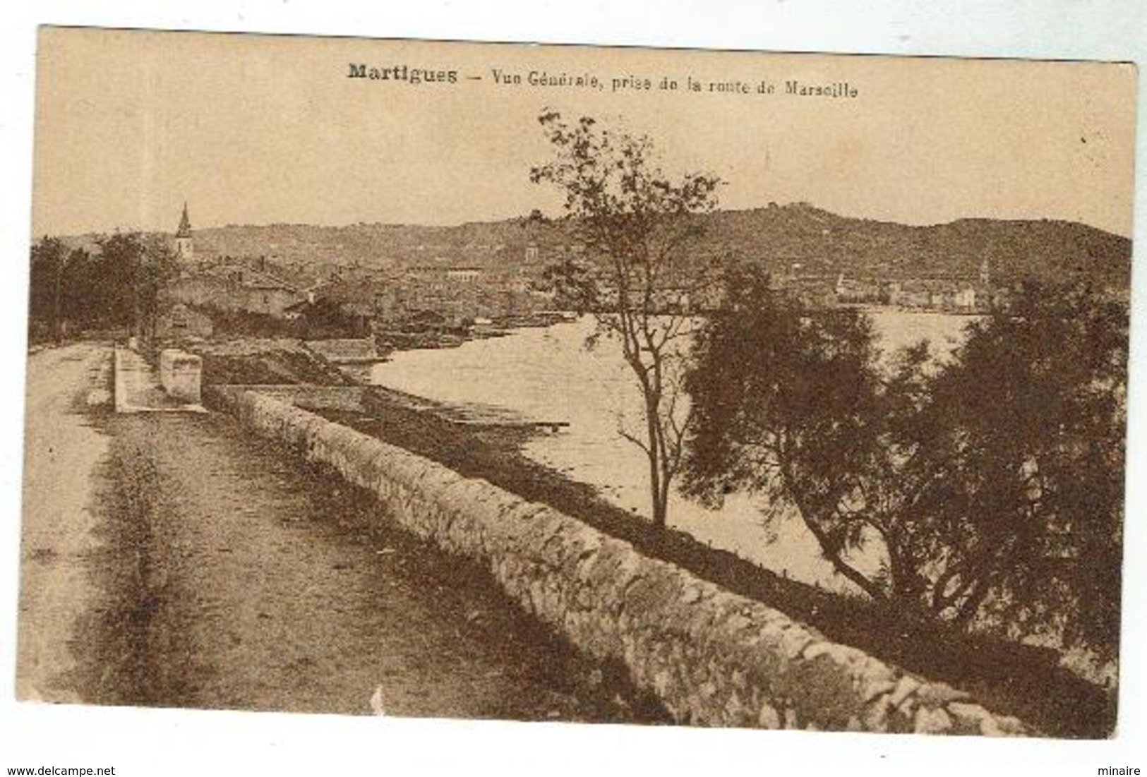 MARTIGUES- Vue Générale Prise De La Route De Marseille - Bon état - Martigues