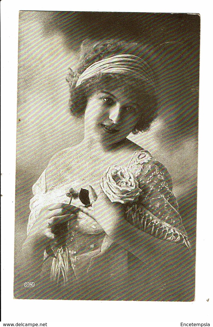 CPA - Carte Postale Pays Bas-Jeune Femme Avec Bandeau Dans Ses Cheveux VM4036 - Women