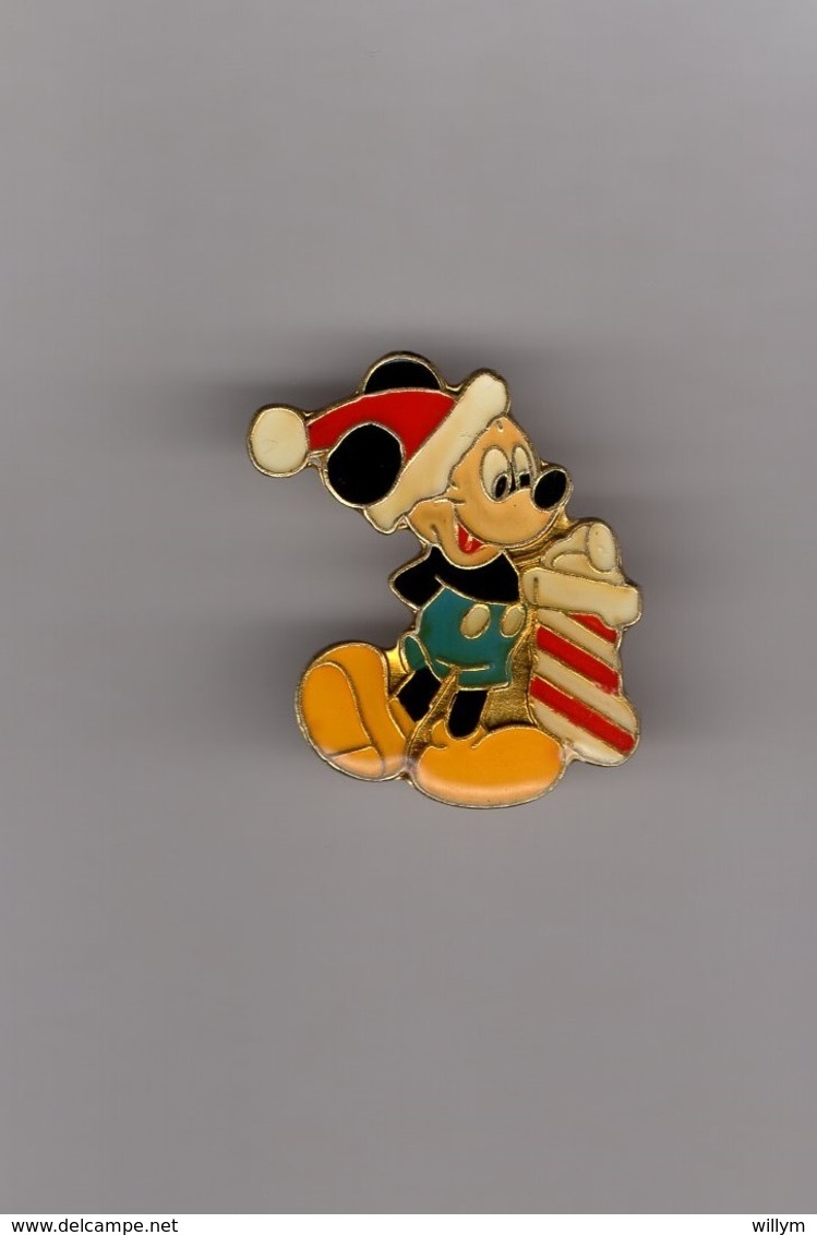 Pin's Mickey (époxy Signé Disney Remus) - Disney