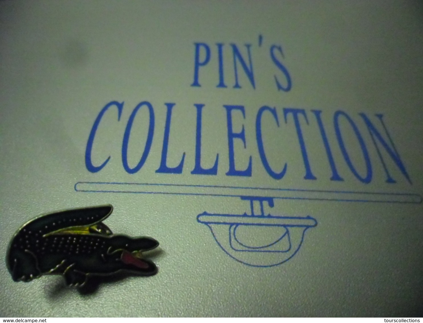 Pin's LACOSTE CROCODILE @ 25 Mm X 12 Mm - Merken