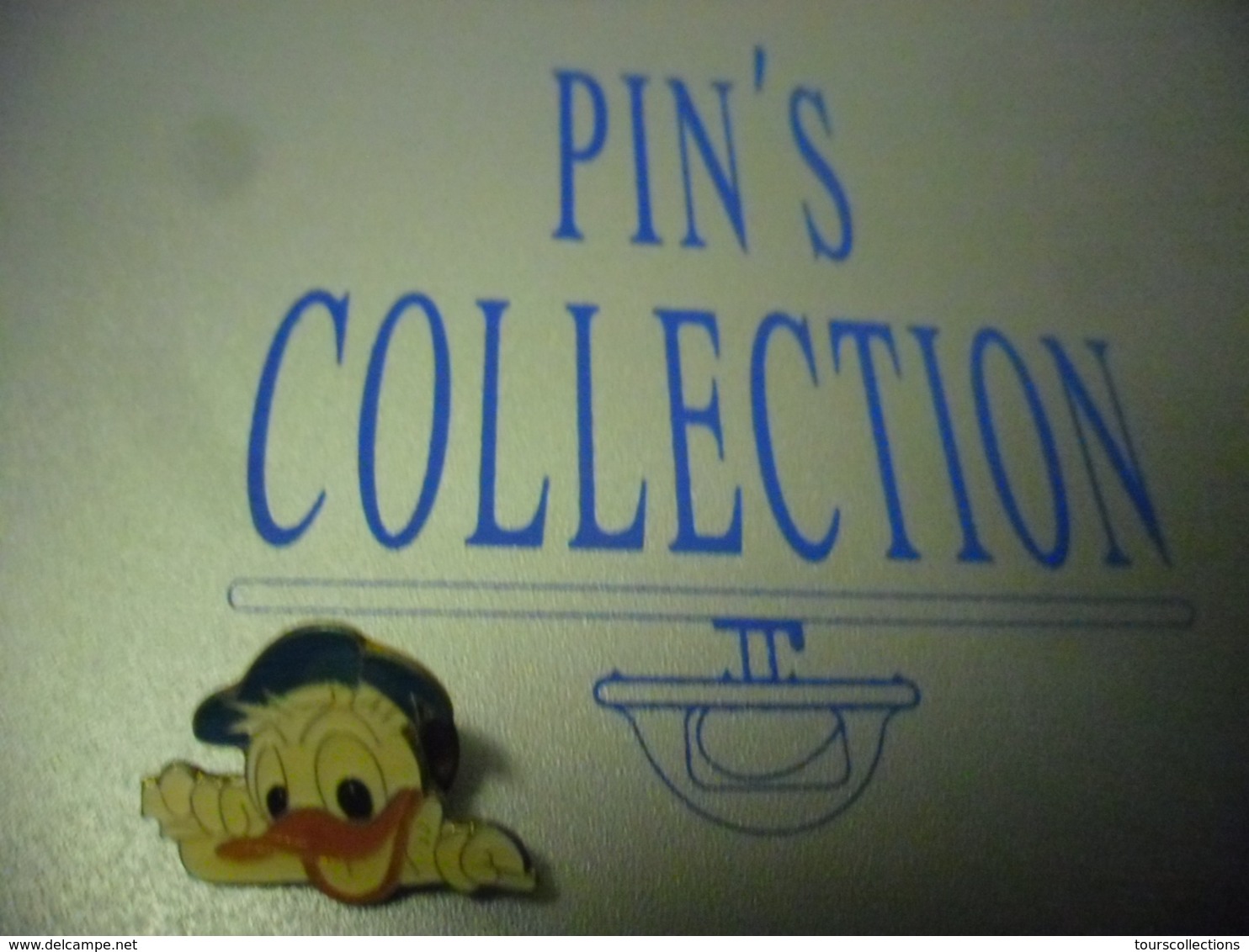 Pin's DONALD DUCK DISNEY @ 25 Mm X 20 Mm - Disney