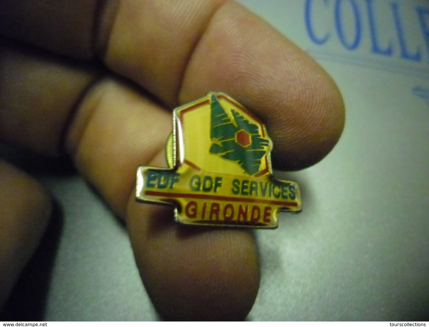 Pin's EDF GDF Services GIRONDE (33) @ 22 Mm X 20 Mm - EDF GDF