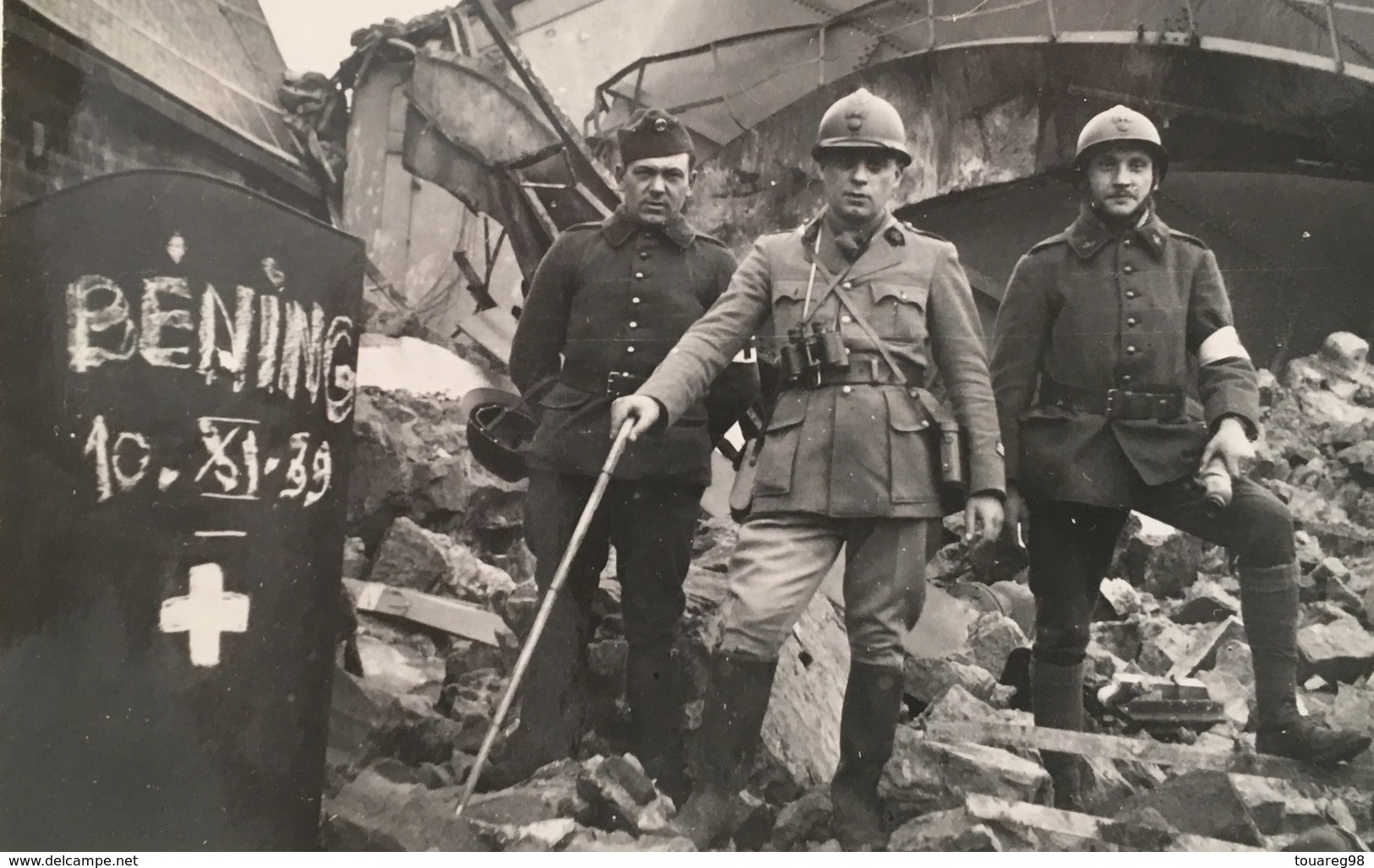 Militaria. Béning. Militaires. Ruines D'un Gazomètre. Destruction. Guerre 1939-45. Béning-lès-Saint-Avold. Moselle. - Oorlog, Militair