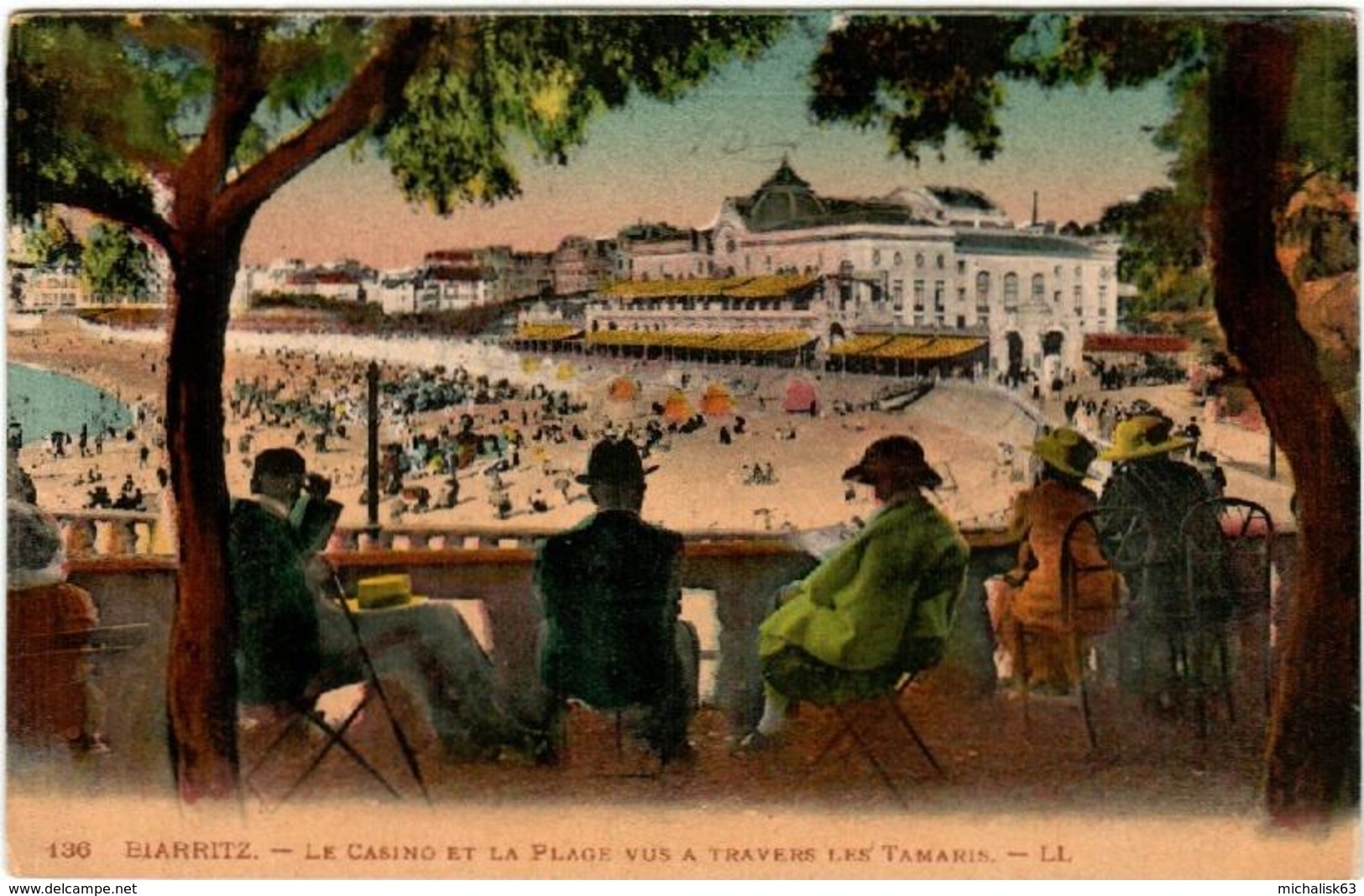 31rps 923 CPA - BIARRITZ - LE CASINO ET LA PLAGE VUE A TRAVERS LES TAMARIS - Biarritz