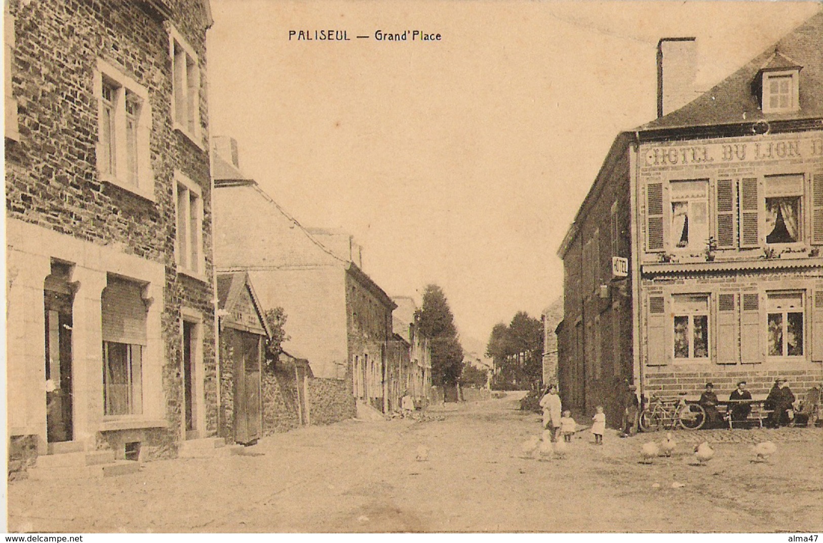 Paliseul - Grand'Place Rue Au-dessus De L'hôtel Du Lion - Pas Circulé  - Desaix - SUPER - Paliseul