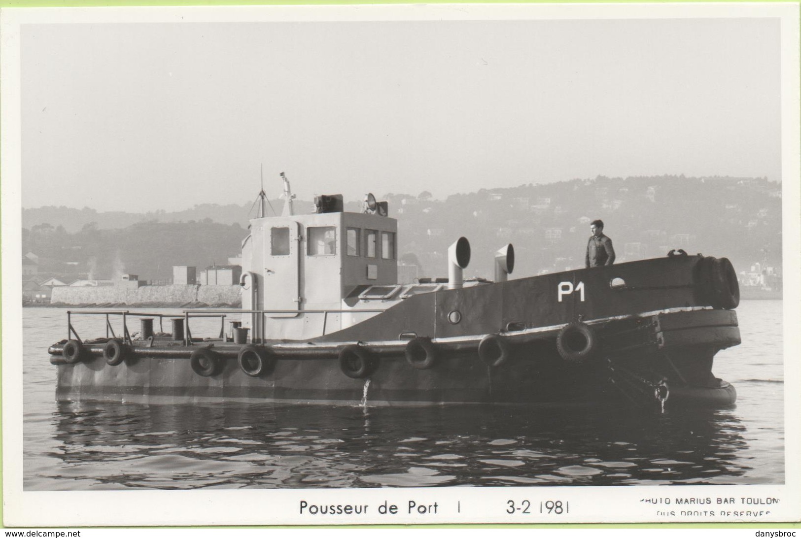 Pousseur De Port   3-2-1981   / Photo Marius Bar, Toulon / Marine - Bateaux - Guerre - Militaire - Warships