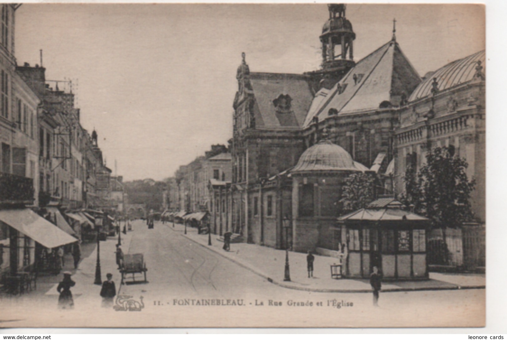 Cpa.77.Fontainebleau.La Rue Grande Et L'Eglise - Fontainebleau