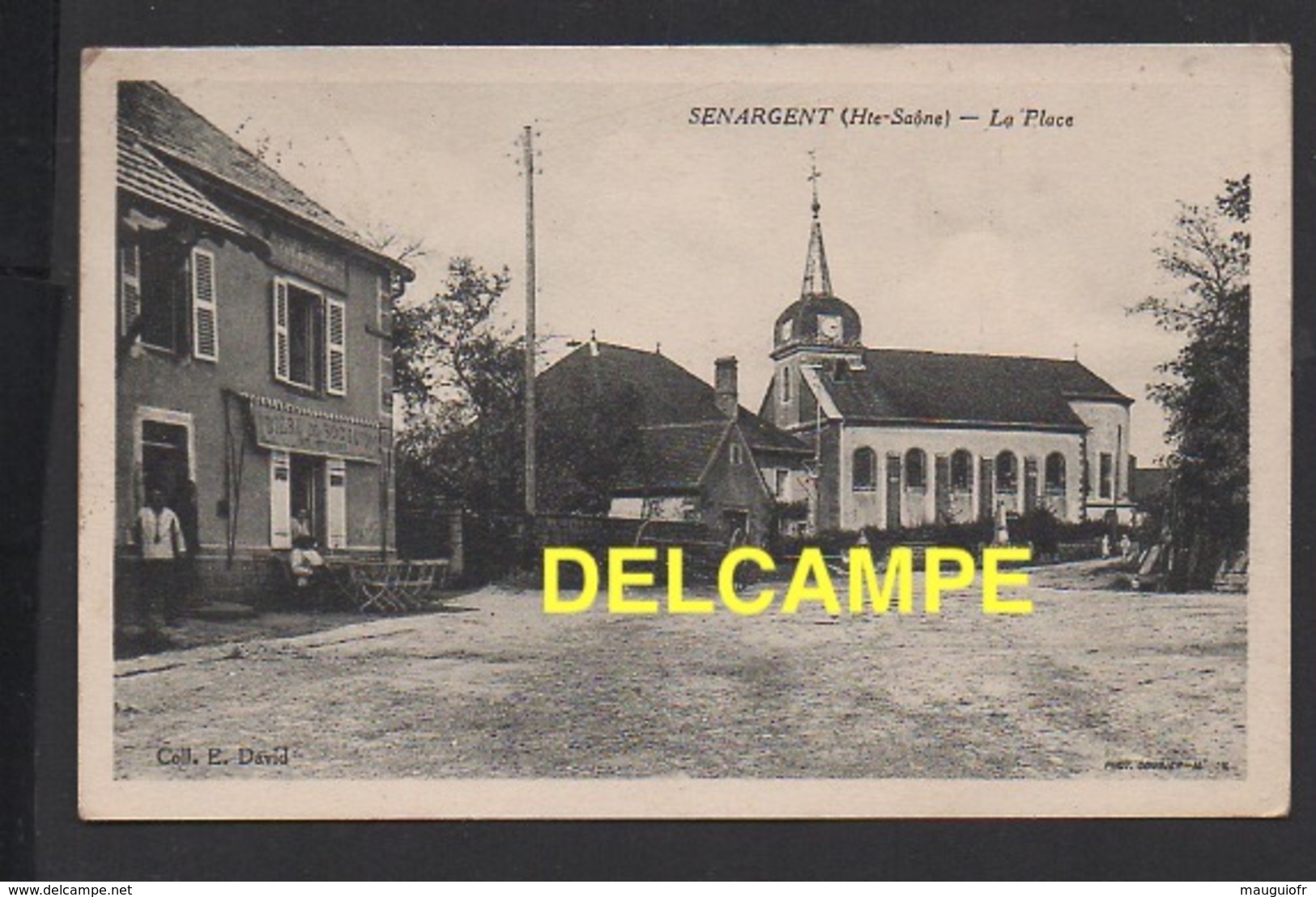 DD / 70 HAUTE SAÔNE / SENARGENT / LA PLACE , L' ÉGLISE ET LE CAFÉ RESTAURANT / BIÈRE DE SOCHAUX  / ANIMÉE - Autres & Non Classés