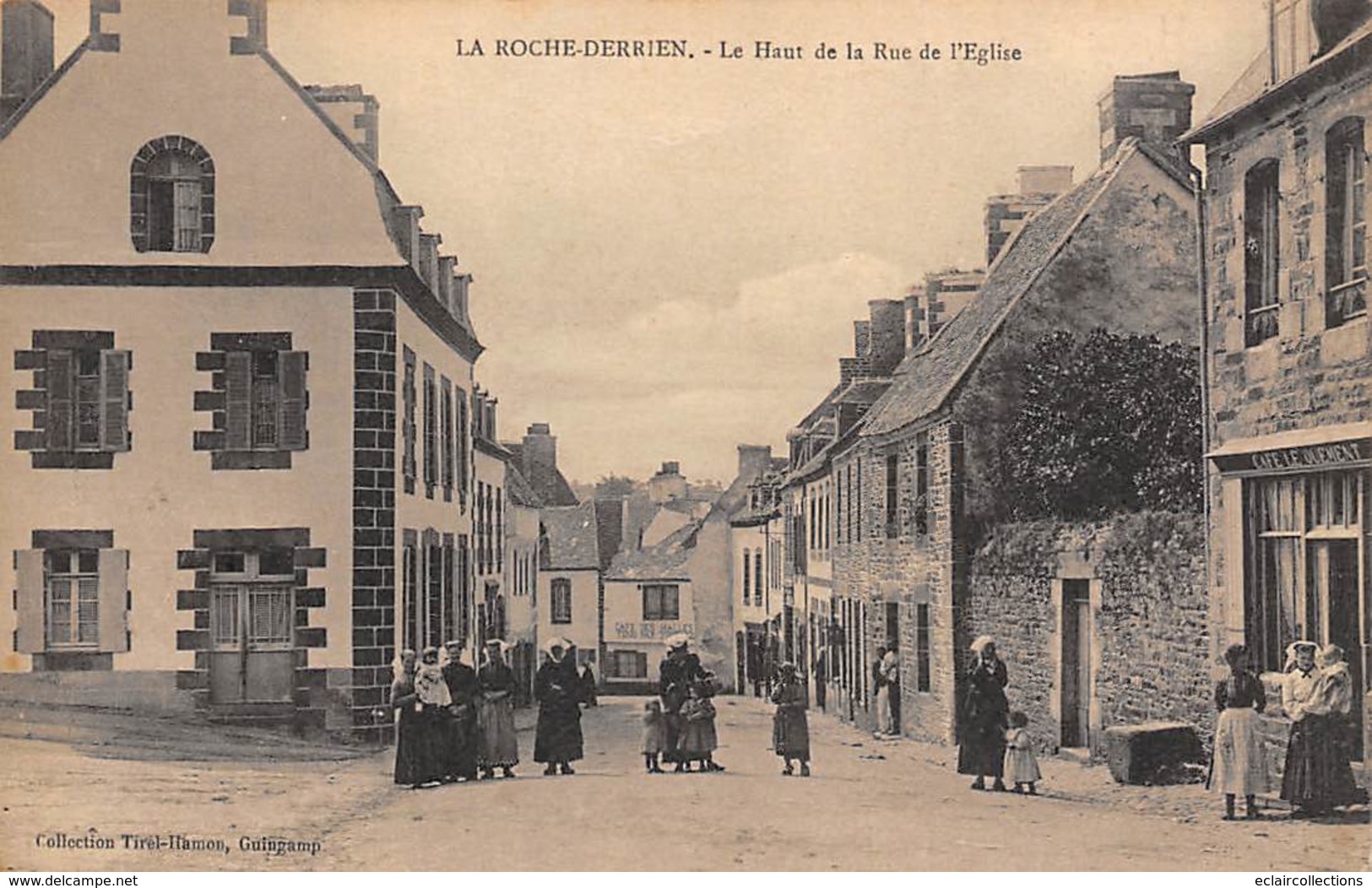 La Roche Derrien     22     Le Haut De La Rue De L'Eglise       (voir Scan) - Other & Unclassified