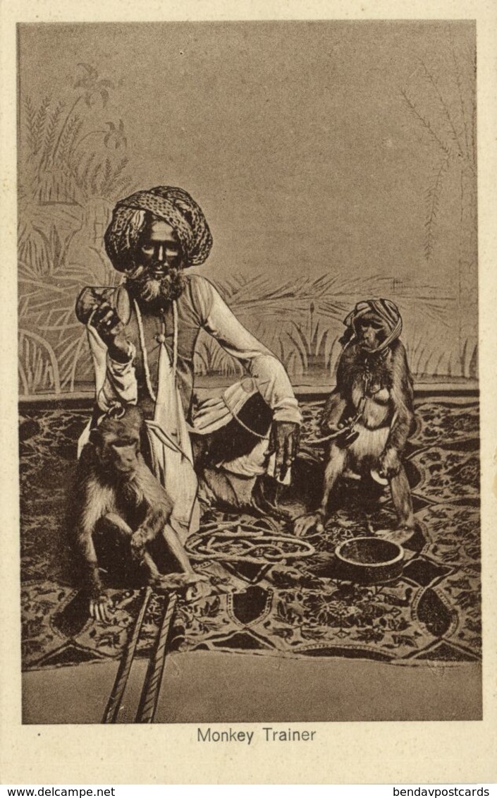 India, Native Juggler Juggling, Monkey Trainer, Two Monkeys (1920s) Postcard - India