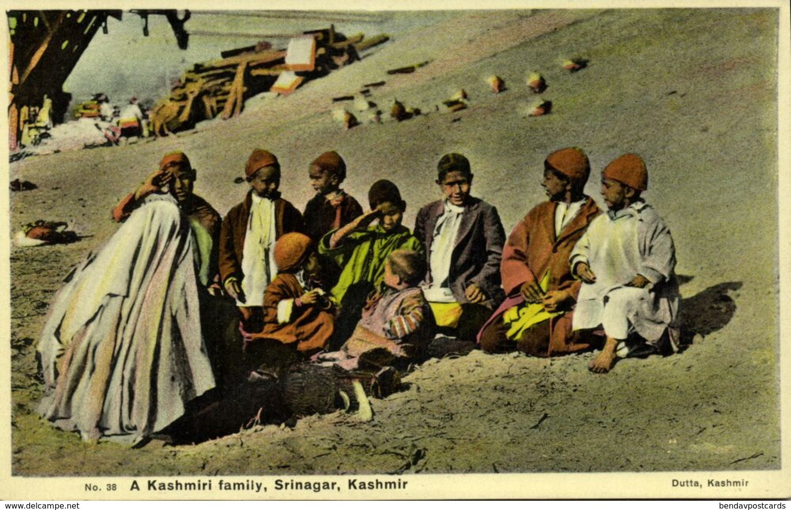 India, SRINAGAR KASHMIR, Kashmiri Family (1920s) Dutta Postcard - India