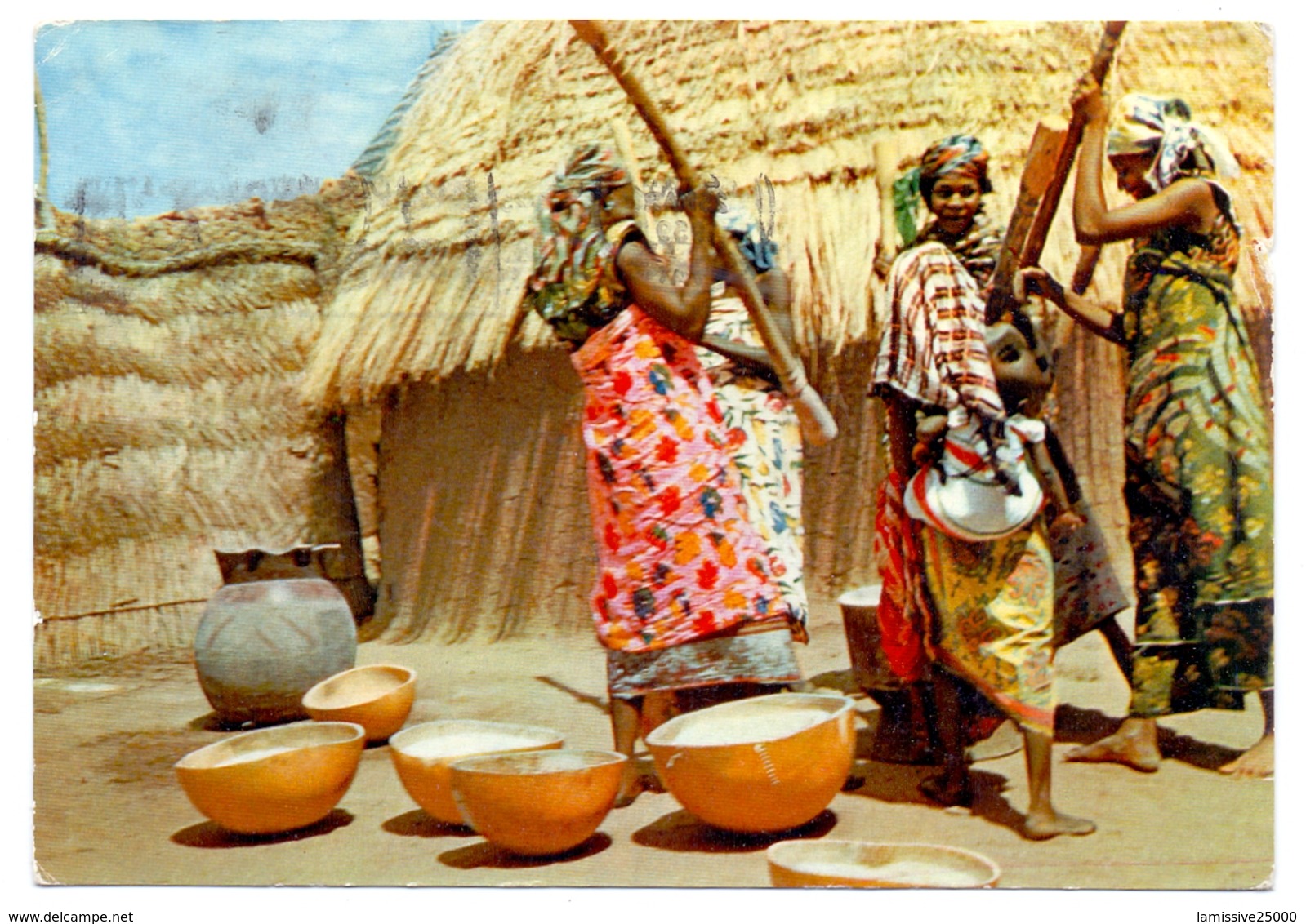 Carte Pub Ionyl Biomarine Ghana Femmes Pilant Le Manioc - Ghana (1957-...)