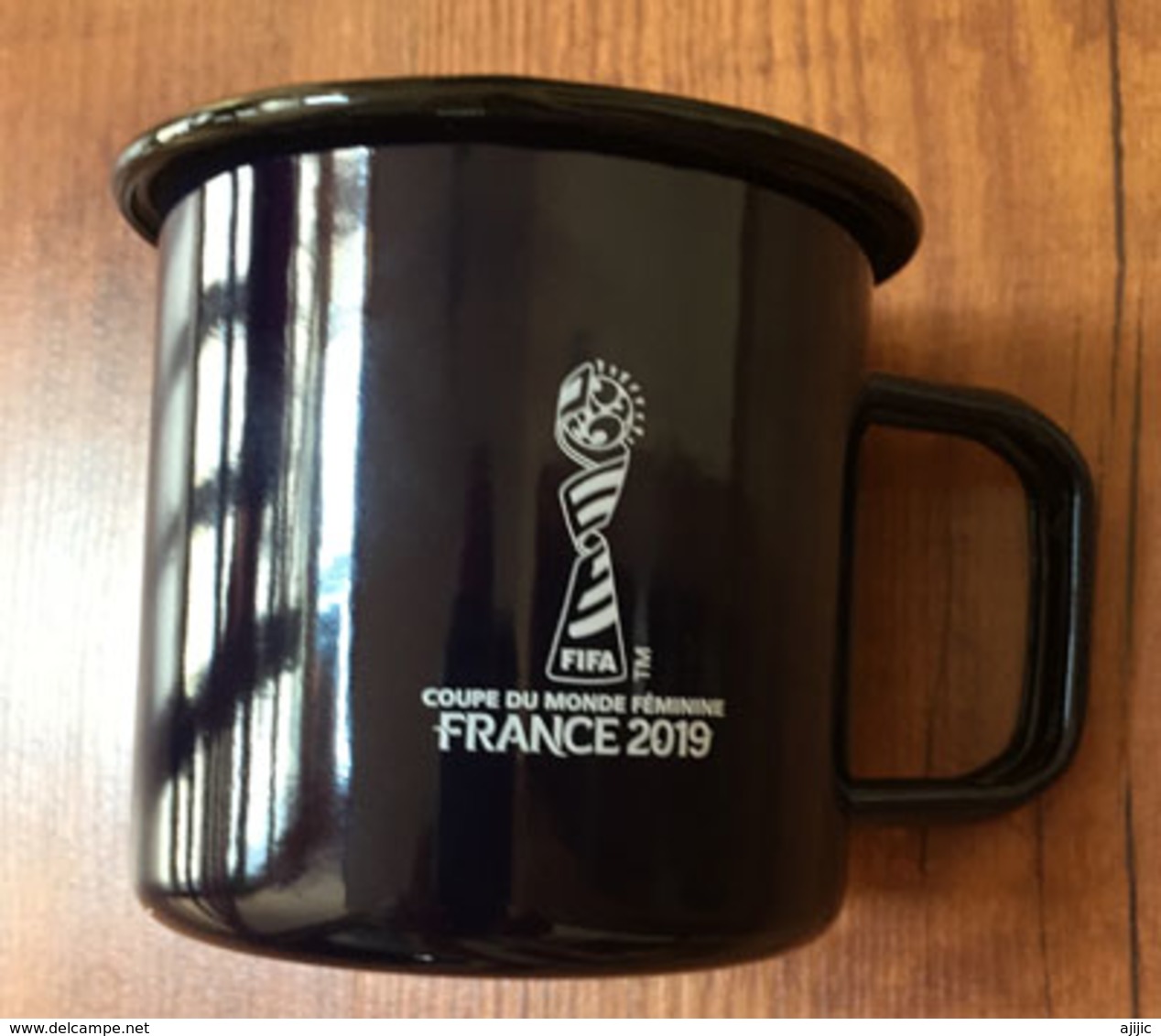 FRANCE 2019 FIFA WOMENS WORLD CUP FOOTBALL . Tasse (etat Neuf) Une Seule Disponible - Tasses