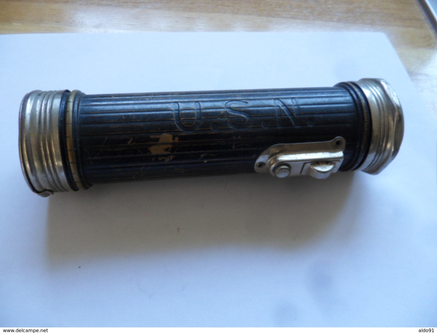 (Militaria - USA, Navy....?? - WW2...??)  -  Lampe Torche  U.S.N.  " BRIGHT STAR "  (bon état ++).........voir Scans - Equipement