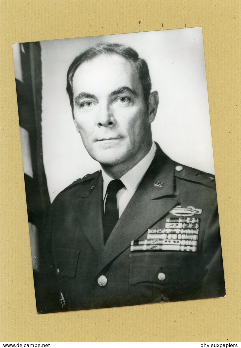 Photo Originale . Le Général  ALEXANDER HAIG  Secretaire De La Maison Blanche Sous  RICHARD NIXON - Guerre, Militaire