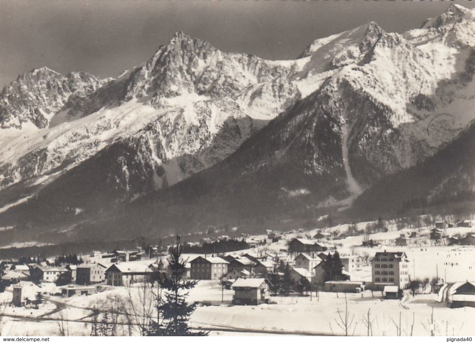 Cp , 74 , LES HOUCHES - MONT-BLANC, Vue Partielle Du Pays, Panorama Sur L'Aiguille Du Midi, 3842 M., Mont-Blanc Du Tacul - Les Houches