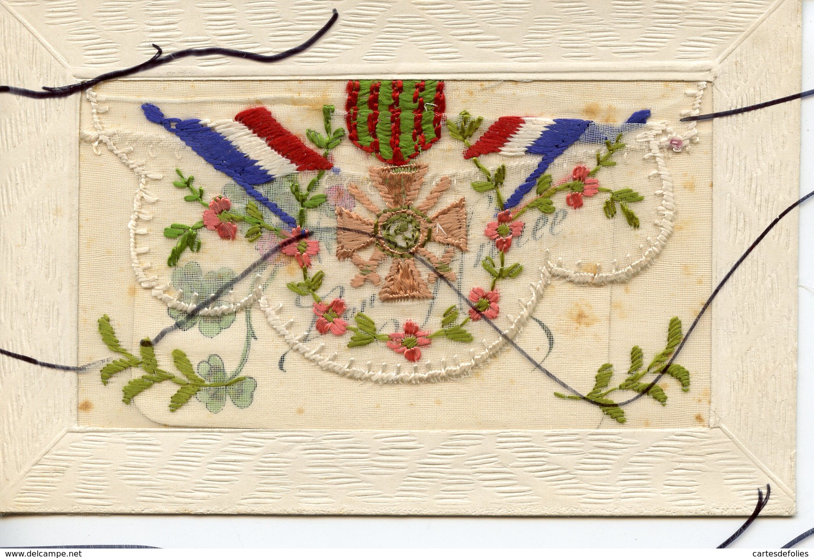 CPA .Carte à Système Brodée . Carte Patriotique . Drapeaux . Médaille Militaire. Bonne Année. - Guerre 1914-18