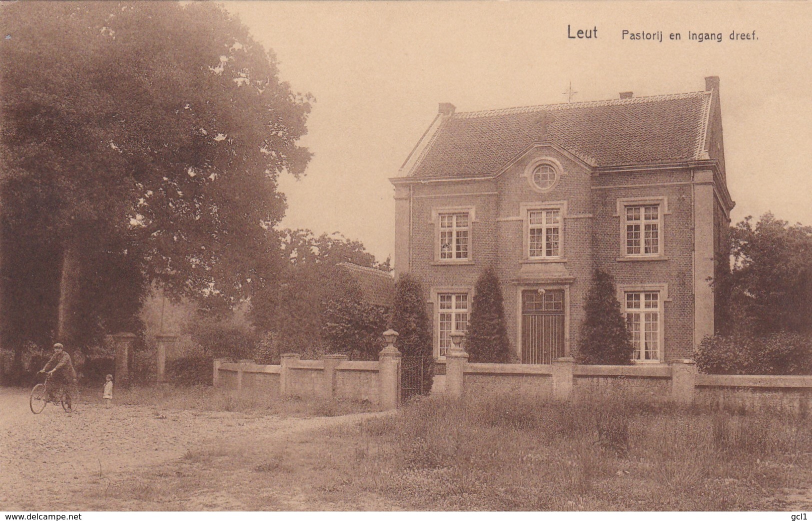 Leut -pastorij En Ingang Dreef - Maasmechelen