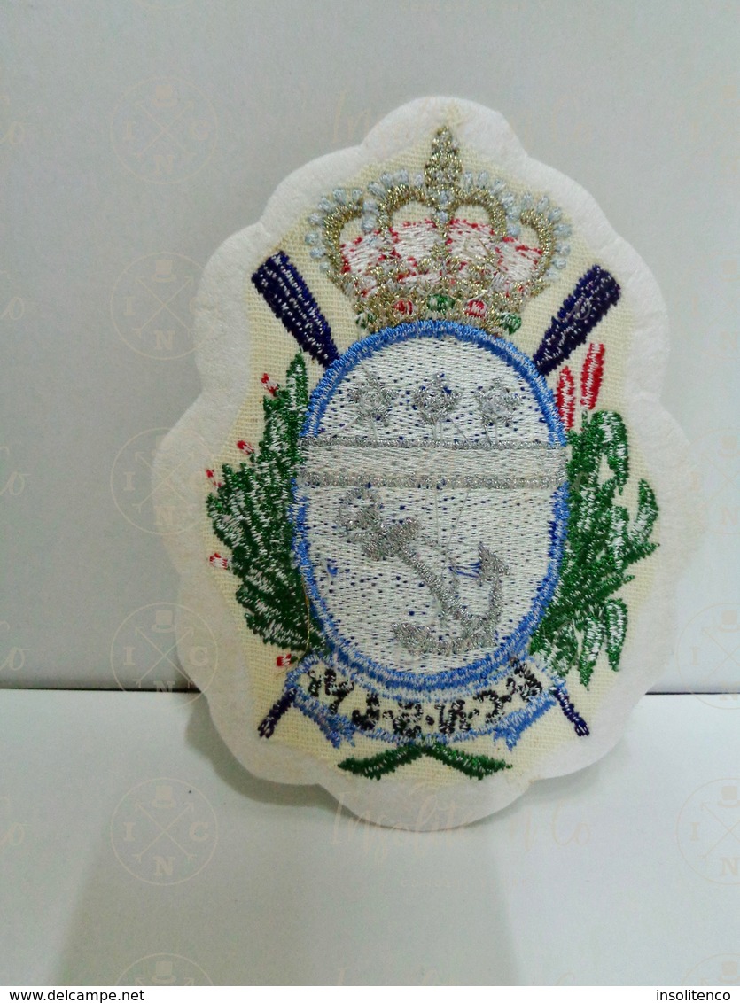 Badge En Tissu Brodé Du Royal Club Nautique Sambre & Meuse  (blason Crée Par Félicien Rops à L'origine) - Rowing