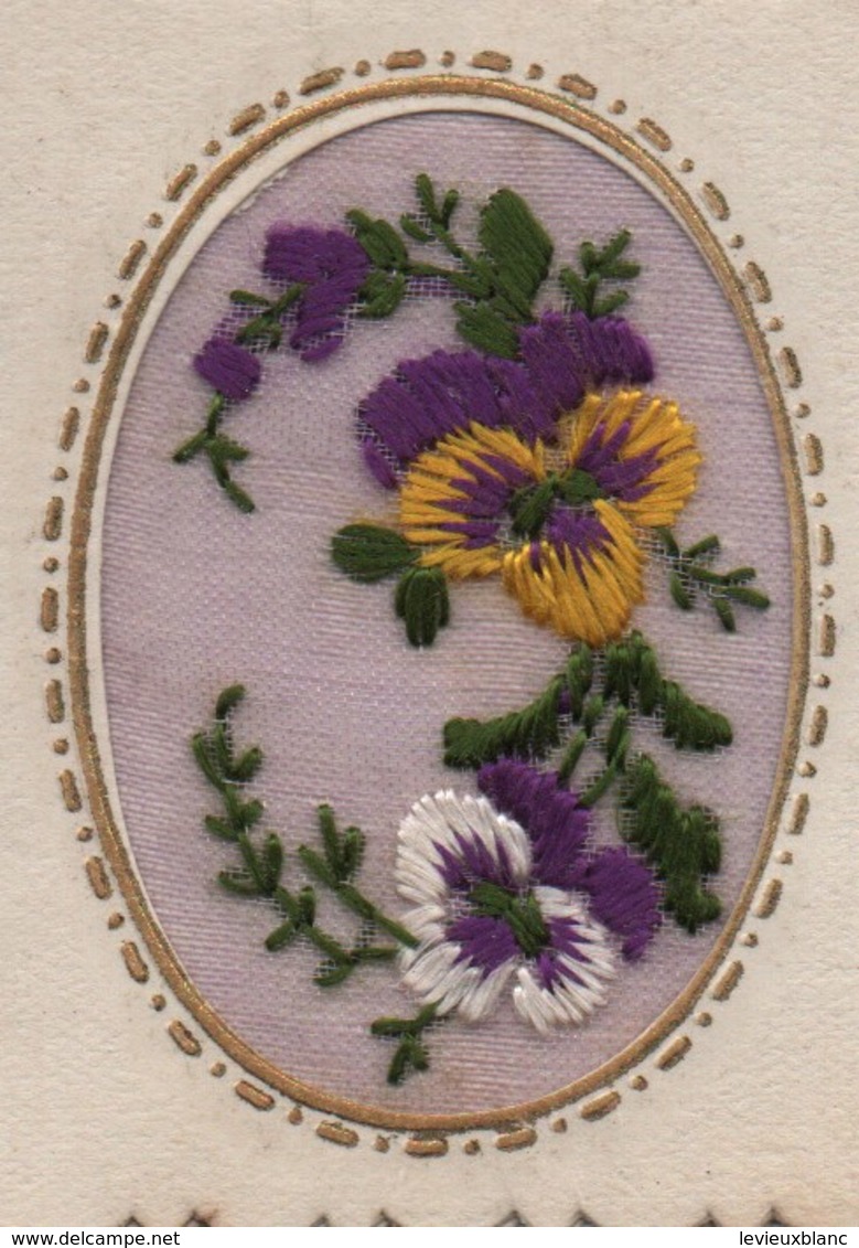 Carte De Voeux/BONNE ANNEE/Composition Florale( Pensées) En Tissu/Brodée Sur Tulle/Renée SABOURDIN/vers 1930     CVE150 - Nouvel An