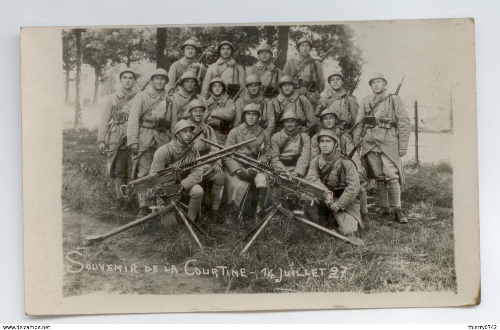 SUPERBE CPA PHOTO MILITARIA 1927 LA COURTINE GROS PLAN ANIME SOLDATS A LA MITRAILLEUSE BE - Autres & Non Classés